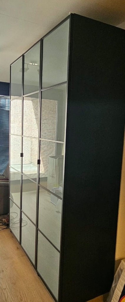 Kleerkast met glazen deuren, Huis en Inrichting, Kasten | Kleerkasten, Zo goed als nieuw, 200 cm of meer, 150 tot 200 cm, 25 tot 50 cm
