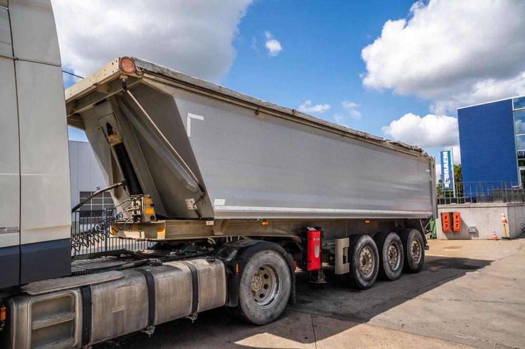 Benalu C39C17-ALU + BACHE - 30m3, Autos, Camions, Entreprise, Achat, Remorques et Semi-remorques, Autres carburants, TVA déductible