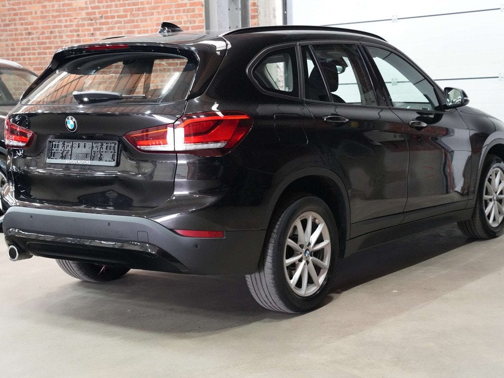 BMW X1 1.5 d EURO 6d Garantie Facelift LED Prof Navi Crui, Auto's, BMW, Stof, Gebruikt, Zwart, Bedrijf