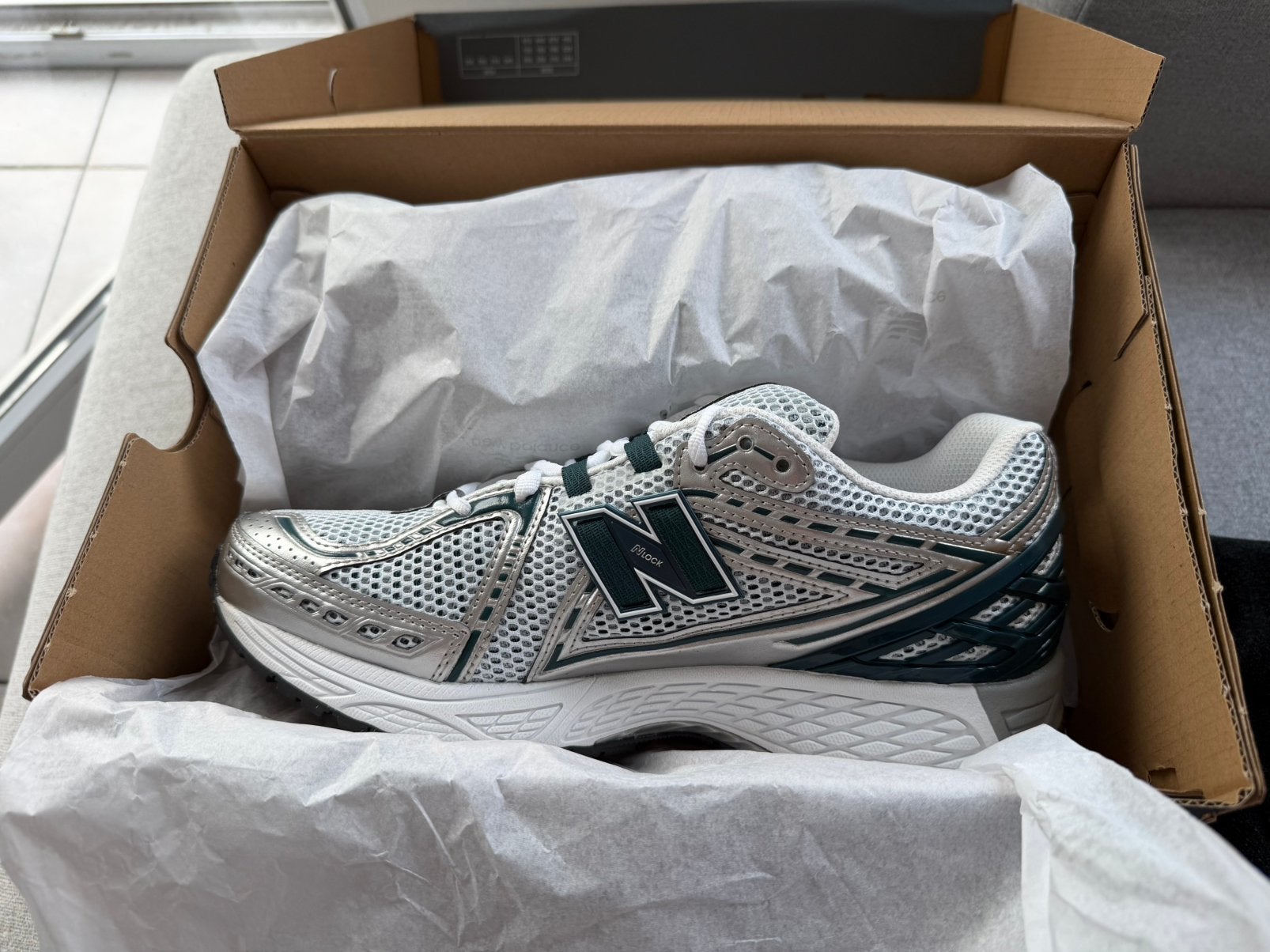 Neuf Chaussure new blance 43 taille bxl, Enlèvement, Comme neuf