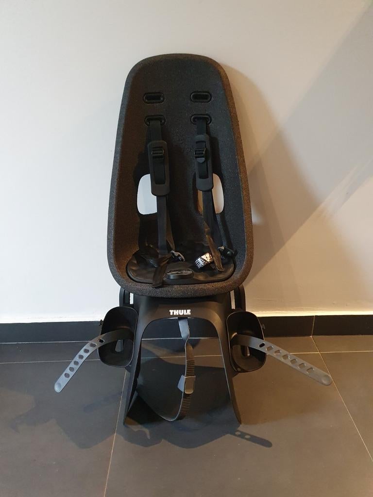 Fietsstoeltje, zwart, merk Thule, Ophalen
