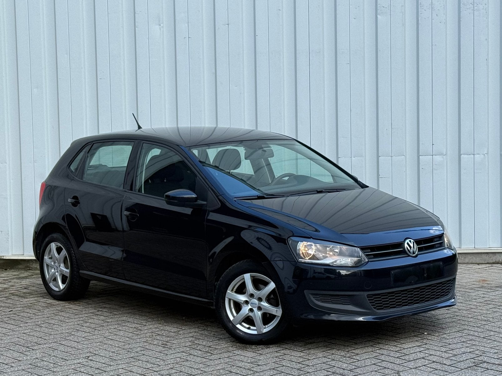 - Volkswagen Polo 1.2 Essence - BJ 2010 - 144 000 km - 51 KW, Autos, Euro 5, Achat, Entreprise, Boîte manuelle