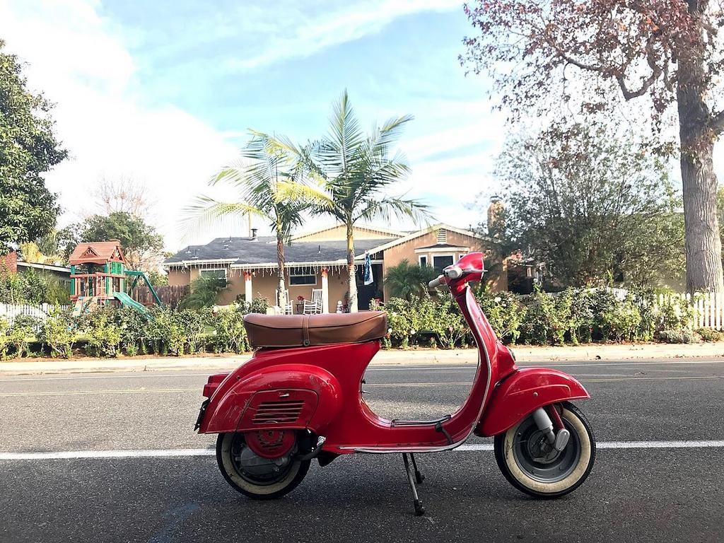 Zoek Vespa 125cc, Fietsen en Brommers, Ophalen, Zo goed als nieuw