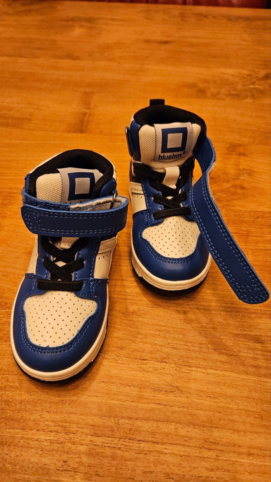 Sneakers montantes Blue Box taille 21 - non portées, Enlèvement ou Envoi