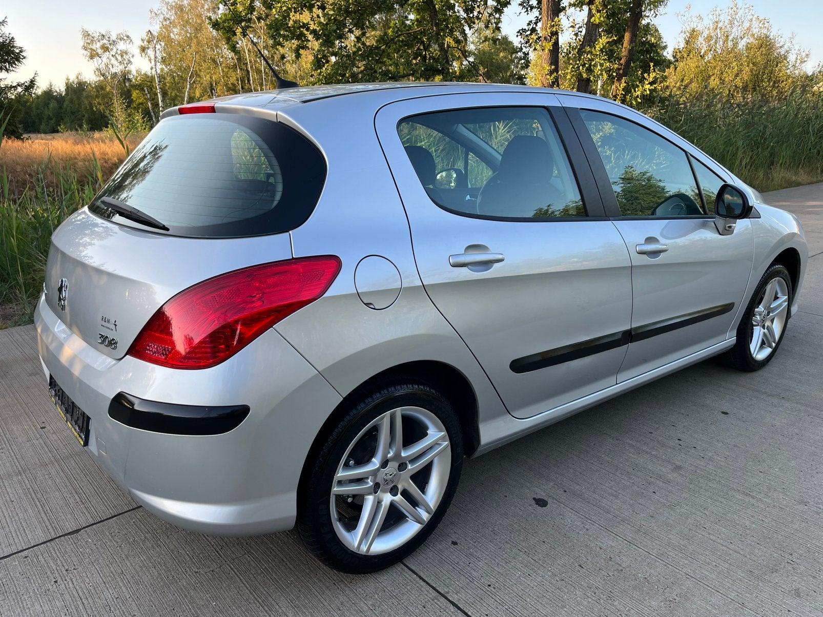 Peugeot 308 1.4 Benzine 74.000km Airco Blanco Gekeurd vvk !!, Auto's, Stof, Zwart, 4 cilinders, Traction-control