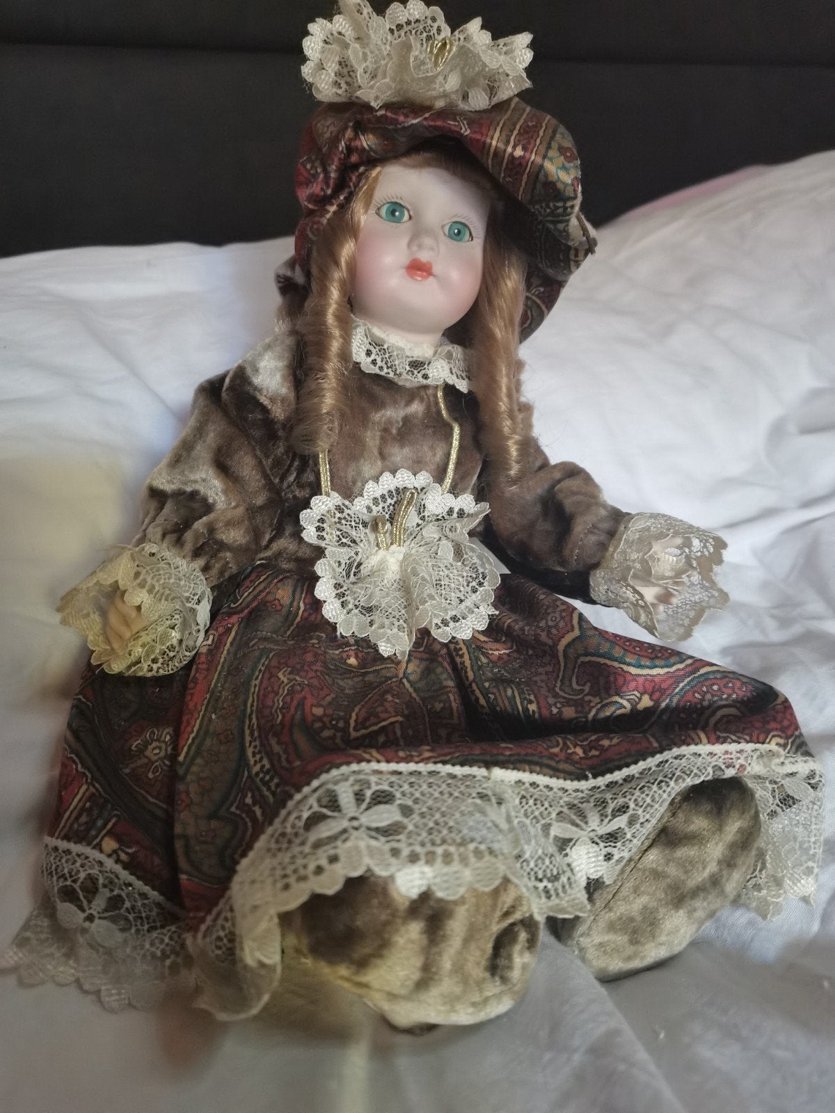 Poupées articulé en porcelaine
