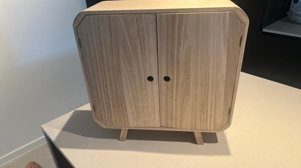 Houten kastje, Ophalen, Zo goed als nieuw