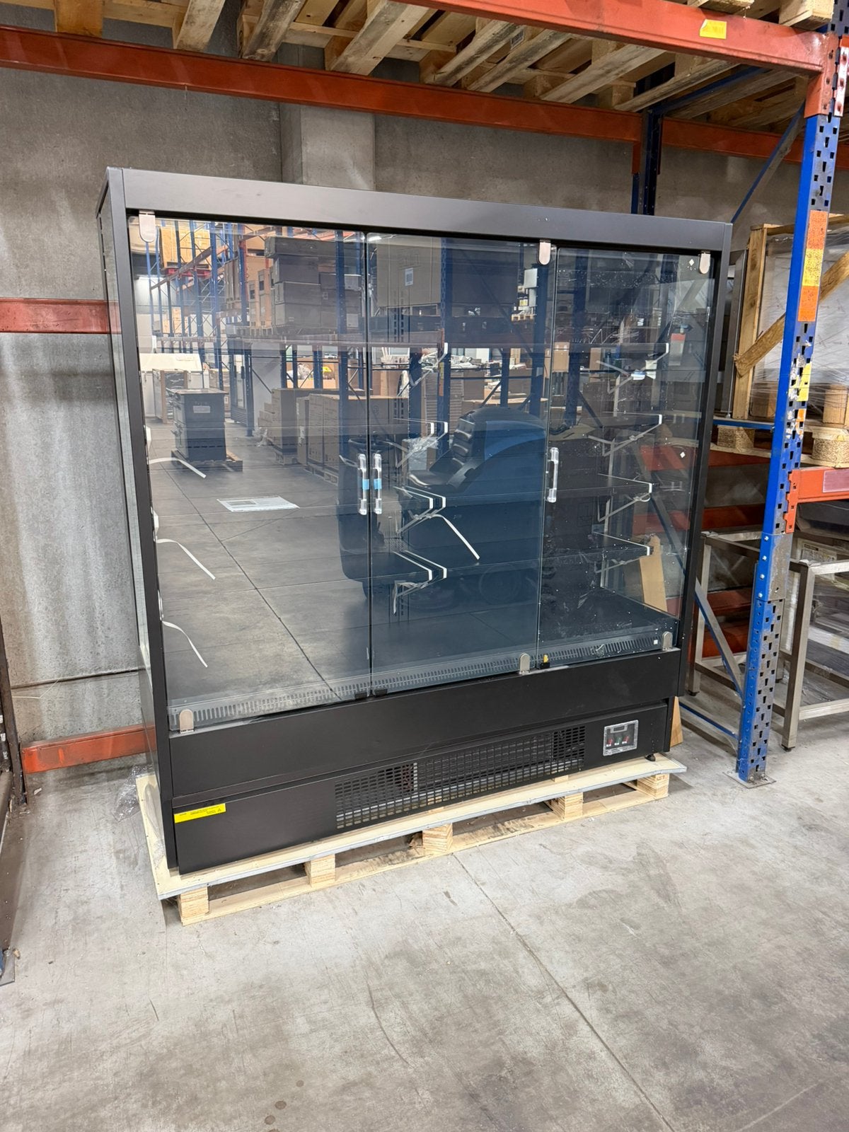 FRIGO 3 PORTES NEUF A SAISIR, Enlèvement