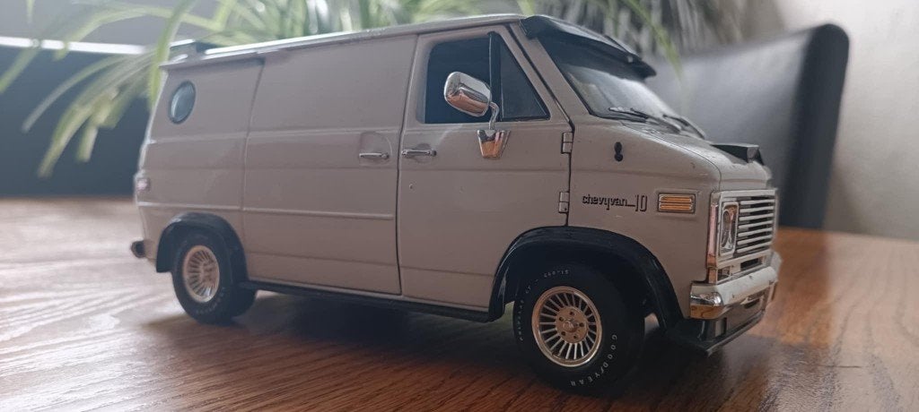 miniature 1/18, Envoi