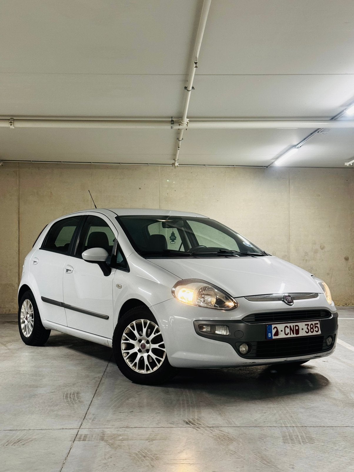 Fiat Punto 2010 Diesel, Autos, Argent ou Gris, Achat, Boîte manuelle, Noir