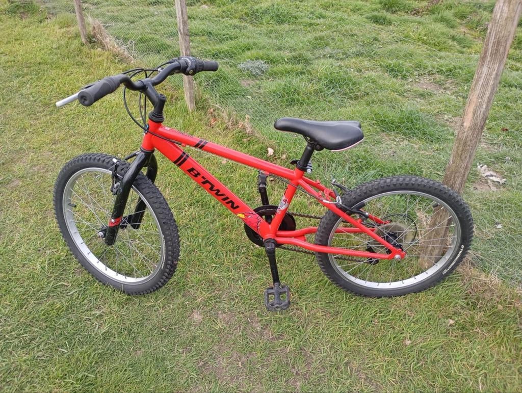 Vélo rouge 20 pouces, Vélos & Vélomoteurs, V-brakes, Aluminium, Comme neuf, Enlèvement