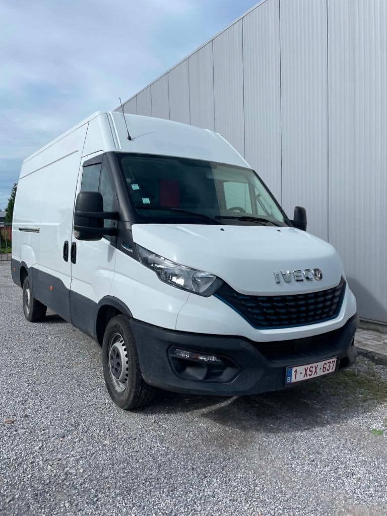 Iveco Daily IS35SC2AA, Auto's, Bestelwagens en Lichte vracht, Stof, Wit, Bedrijf, 2998 cc