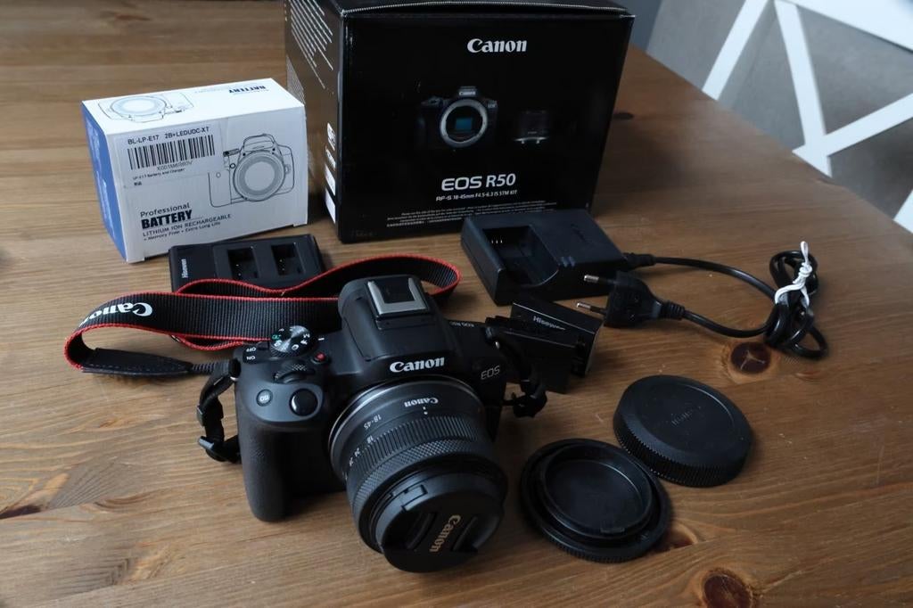 Canon EOS R50 avec objectif, Ophalen of Verzenden, Zo goed als nieuw, Canon