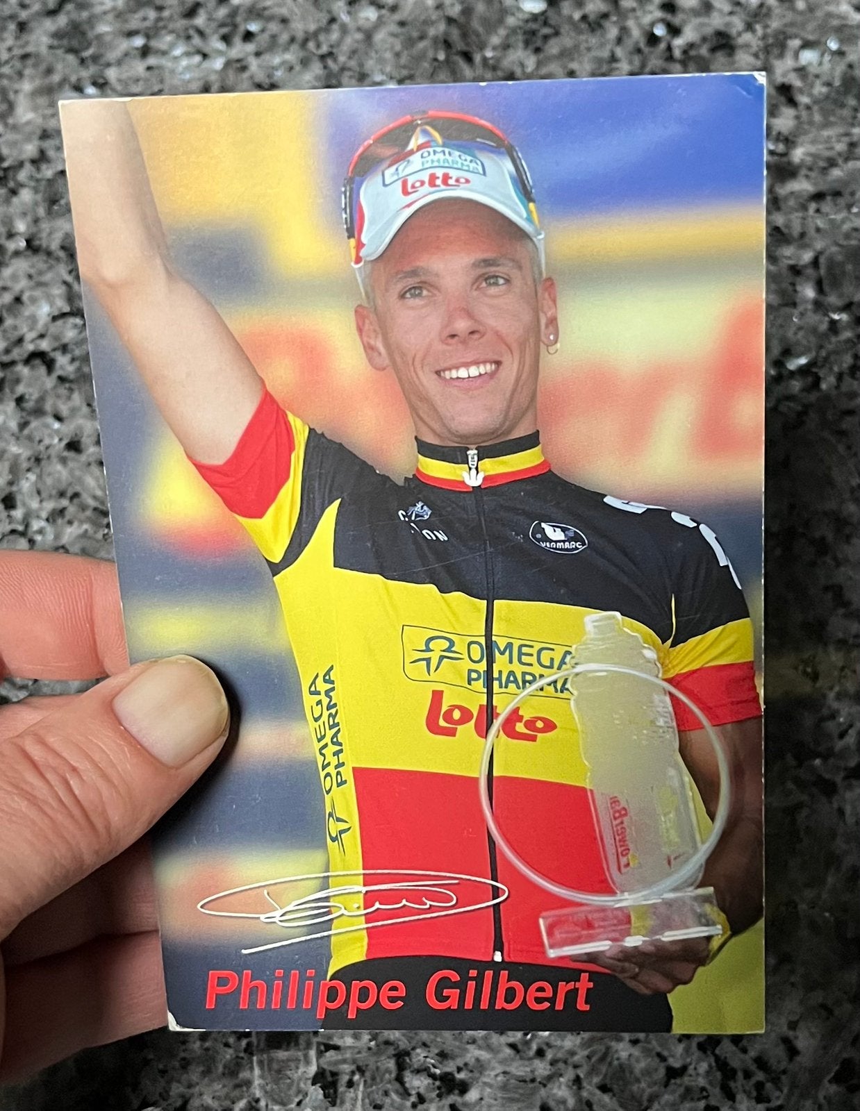 Le cycliste Philippe Gilbert, champion de Belgique, Enlèvement, Comme neuf