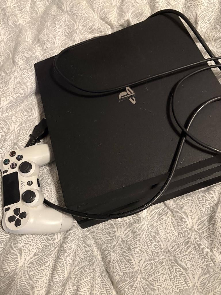 Playstation 4 + controller, Consoles de jeu & Jeux vidéo, Consoles de jeu | Sony PlayStation 4, 500 GB, Avec disque dur, Avec 1 manette