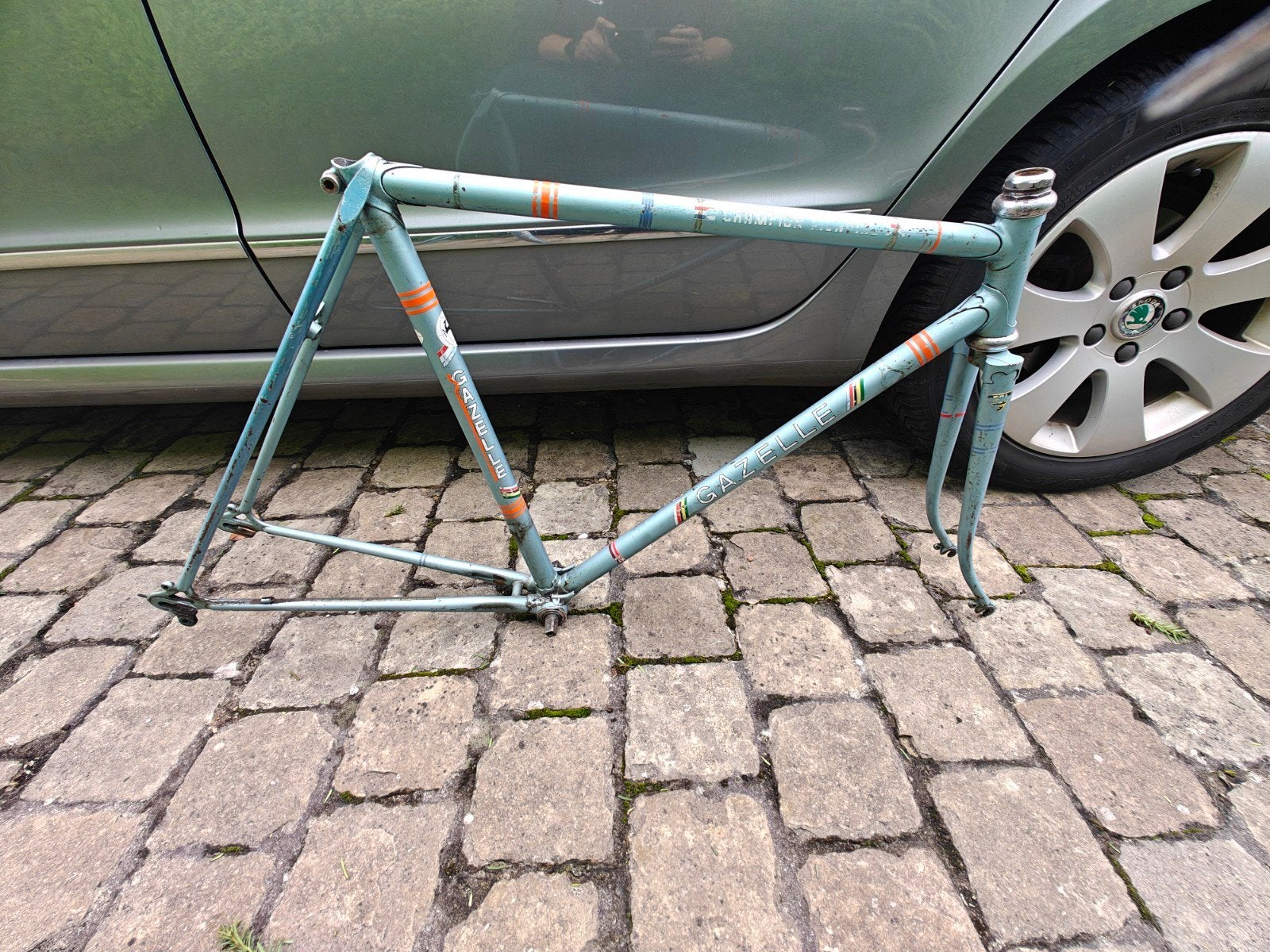 zeer oud gazelle champion mondial koersframe, Ophalen