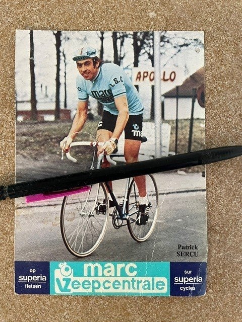 Postkaart Wielrenner Patrick SERCU "Marc ZEEPCENTRALE"-, Verzamelen, Foto's en Prenten, 1960 tot 1980, Ophalen of Verzenden, Zo goed als nieuw