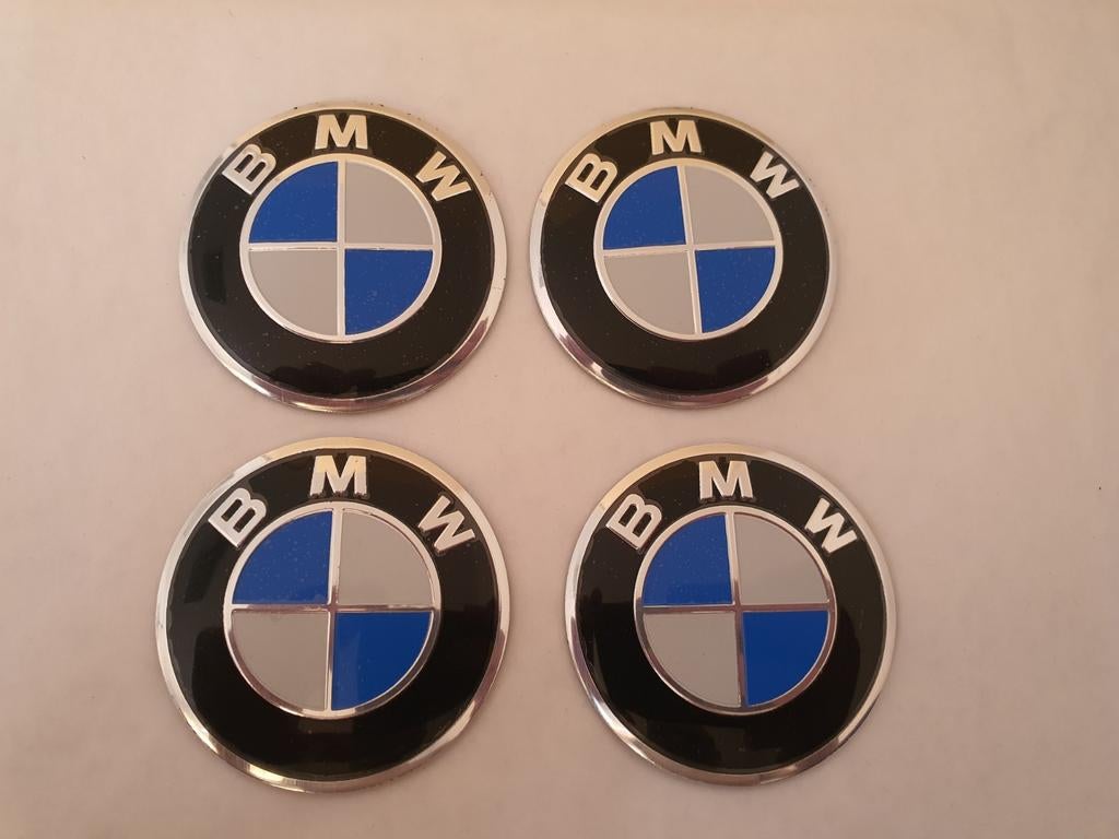 4 x 56 mm Bmw stickers blauw of zwart wit , 50 jaar editie, Ophalen of Verzenden