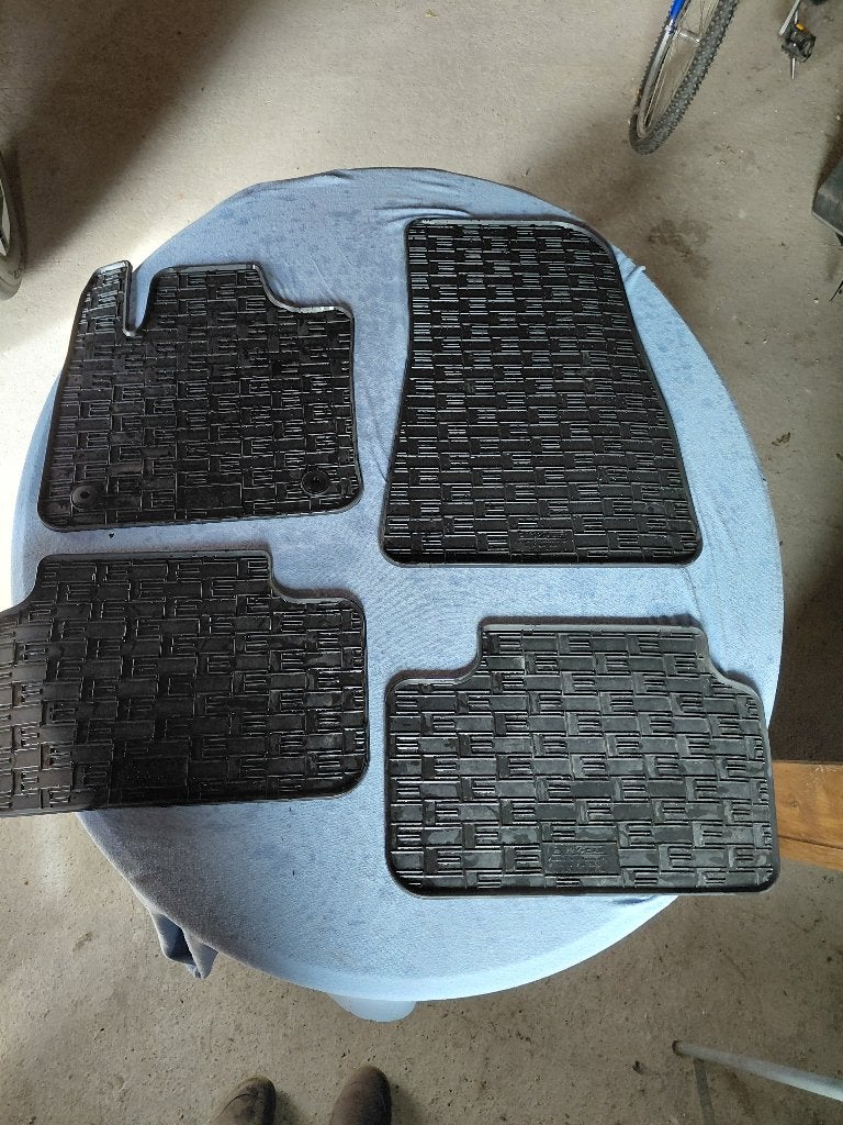 Tapis de sol toutes saisons Volvo EX40/EC40 (5 pieces), Enlèvement ou Envoi, Utilisé, Volvo