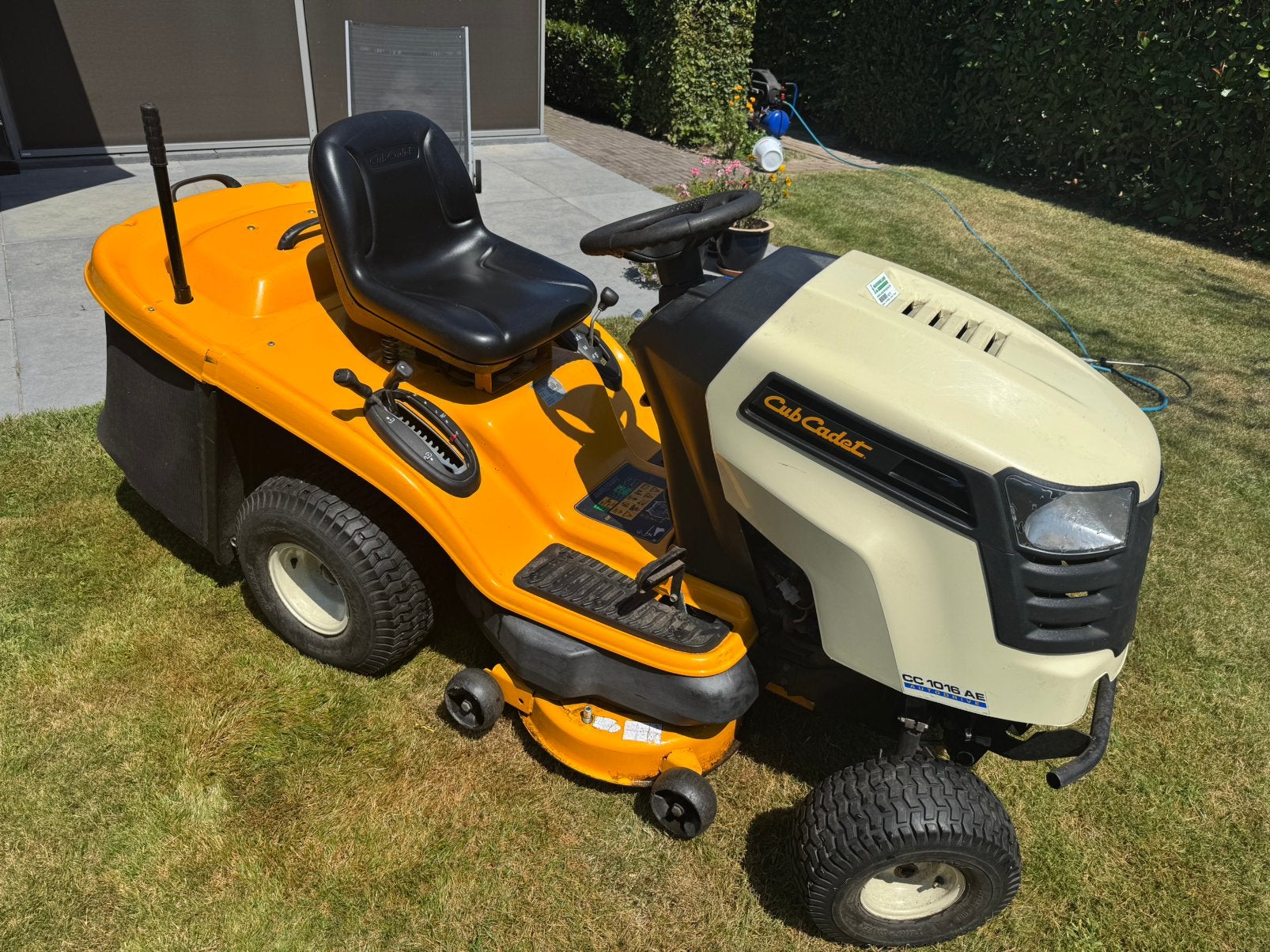 Zitmaaier Cub Cadet, Tuin en Terras, Zitmaaiers, Ophalen, Gebruikt, Opvangbak, 90 tot 120 cm