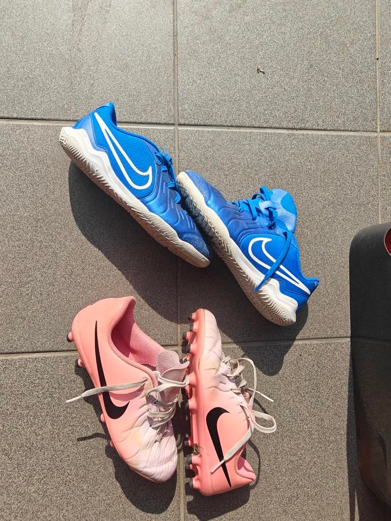 Voetbalschoenen kind maat 35, Ophalen