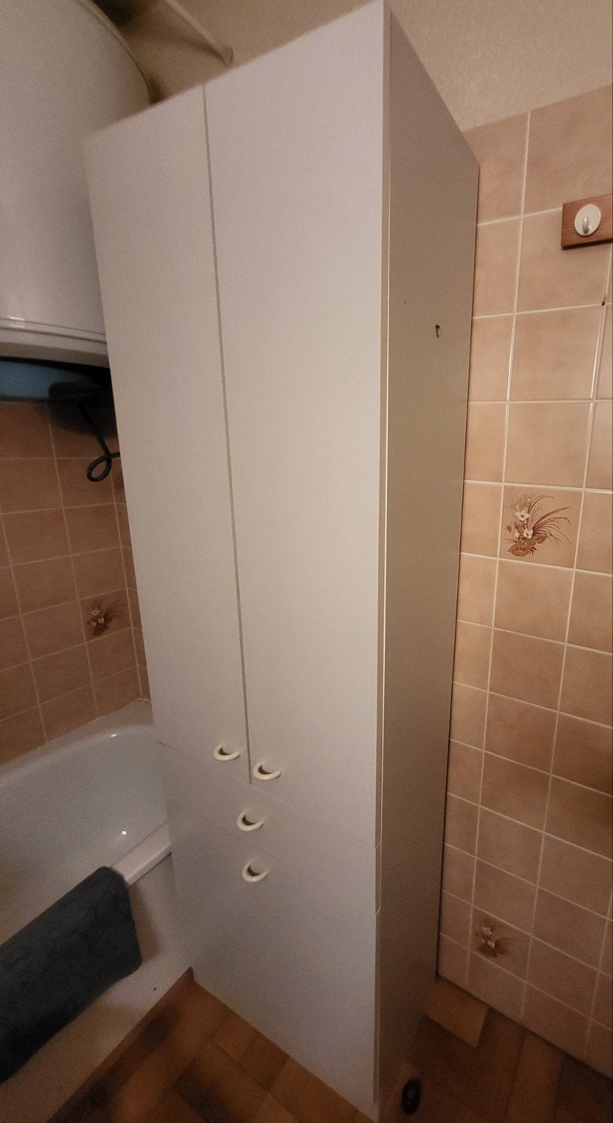 Badkamerkast met luik voor was..., Huis en Inrichting, Badkamer | Badkamermeubels, Ophalen