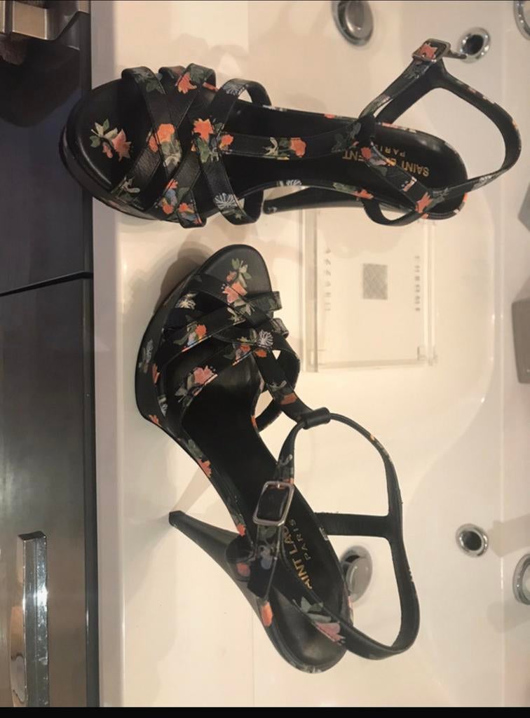 Sandales Yves Saint Laurent 38 authentiques, Enlèvement ou Envoi, Comme neuf