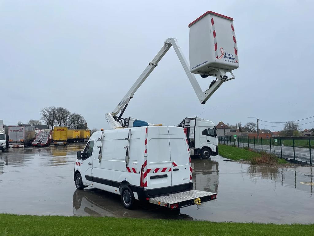 Leasing / Renting Hoogtewerker - meerdere op stock, Auto's, Euro 6, Renault, 2 zetels, Onderhoudsboekje