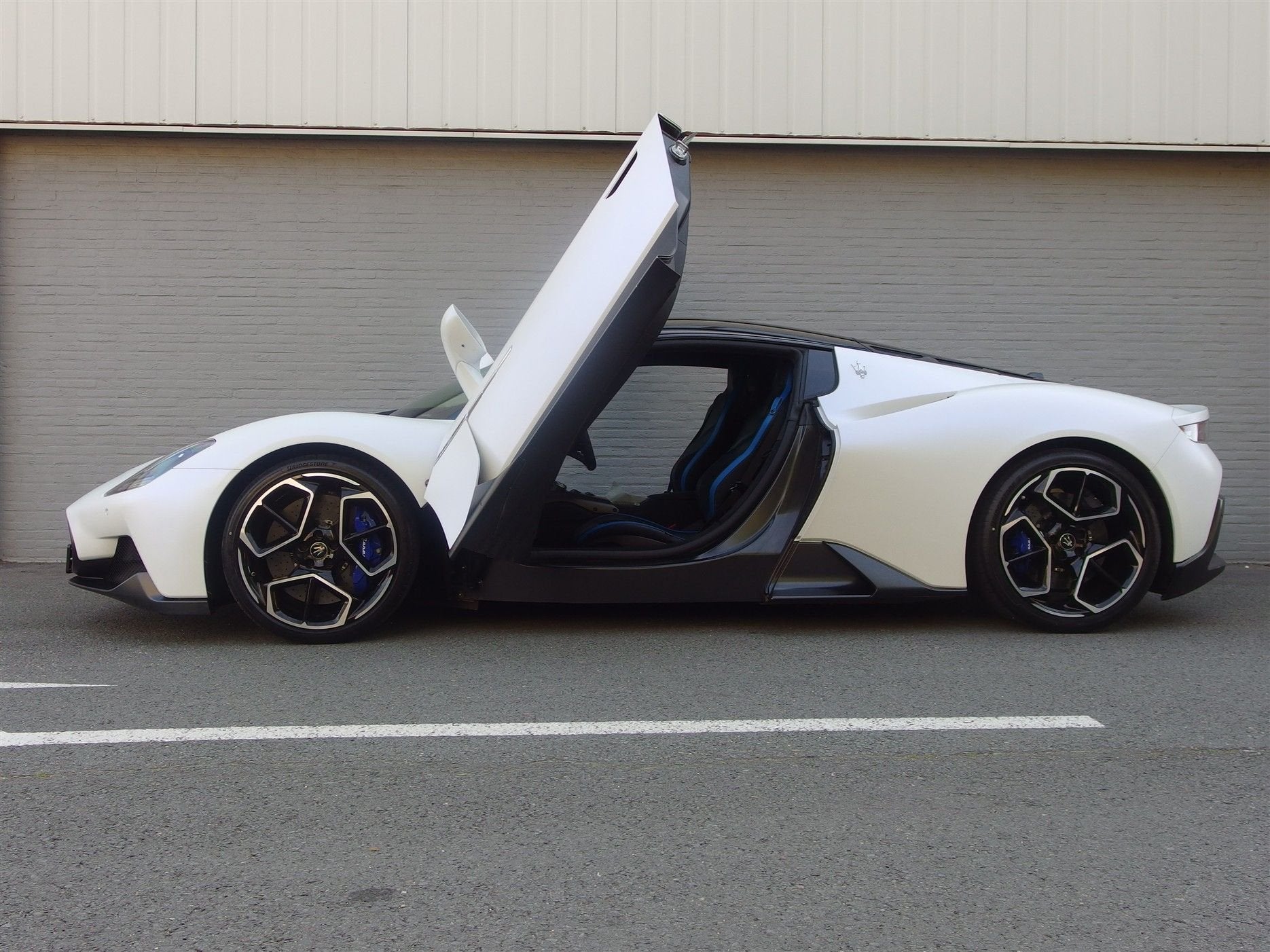 Maserati MC20 2022 In nieuwstaat!, Auto's, Automaat, Zwart, Wit, Bedrijf