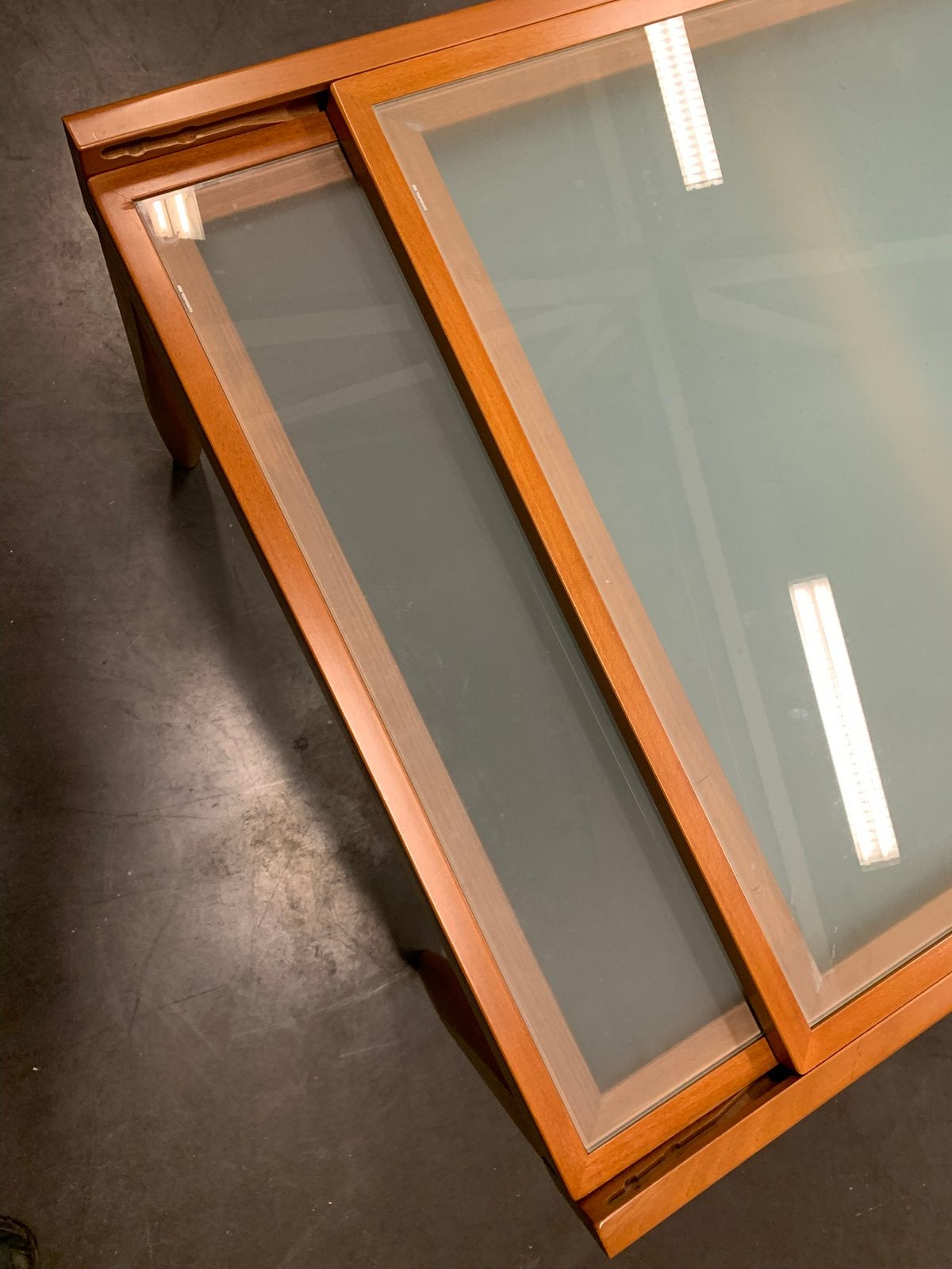 Tafel kersenhout en glas, Huis en Inrichting, Ophalen, Zo goed als nieuw, Kersenhout