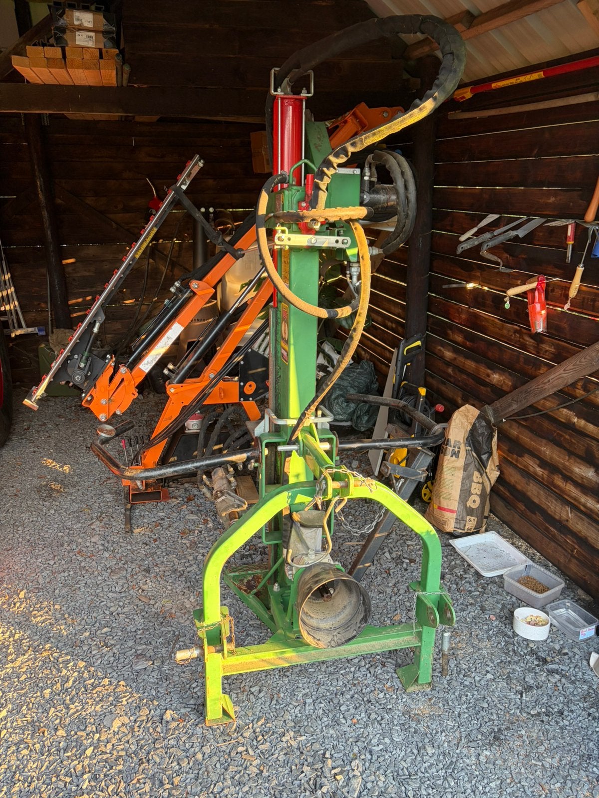 Fendeuse  tracteur 15 tonnes avec treuil et leve buches, Articles professionnels, Enlèvement, Utilisé