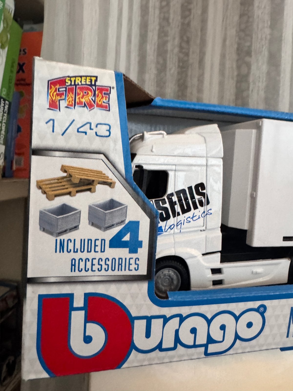 Mercedes Actros Sedis Logistics – Bburago 1/43, Enlèvement ou Envoi, Comme neuf