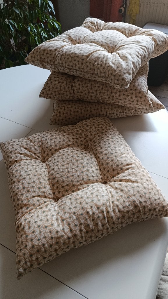 4 kussens, Huis en Inrichting, Woonaccessoires | Kussens, Beige, Vierkant, Nieuw, Ophalen