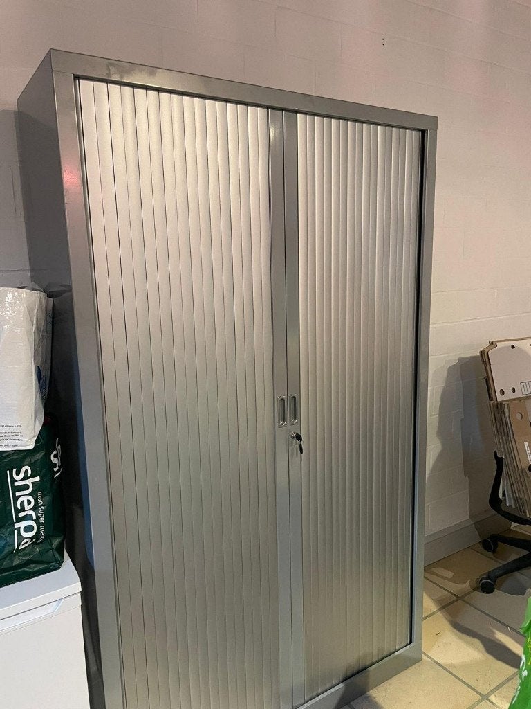 Armoire métallique à rideaux grise, Archives et Rangement, Enlèvement, Utilisé, Armoire