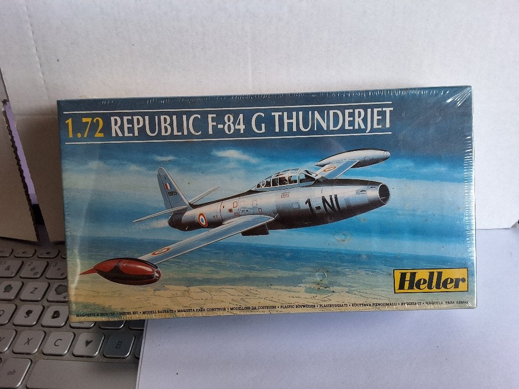 vliegtuig republic F-84 G thunderjet, 1:72 tot 1:144, Ophalen of Verzenden, Zo goed als nieuw, Vliegtuig