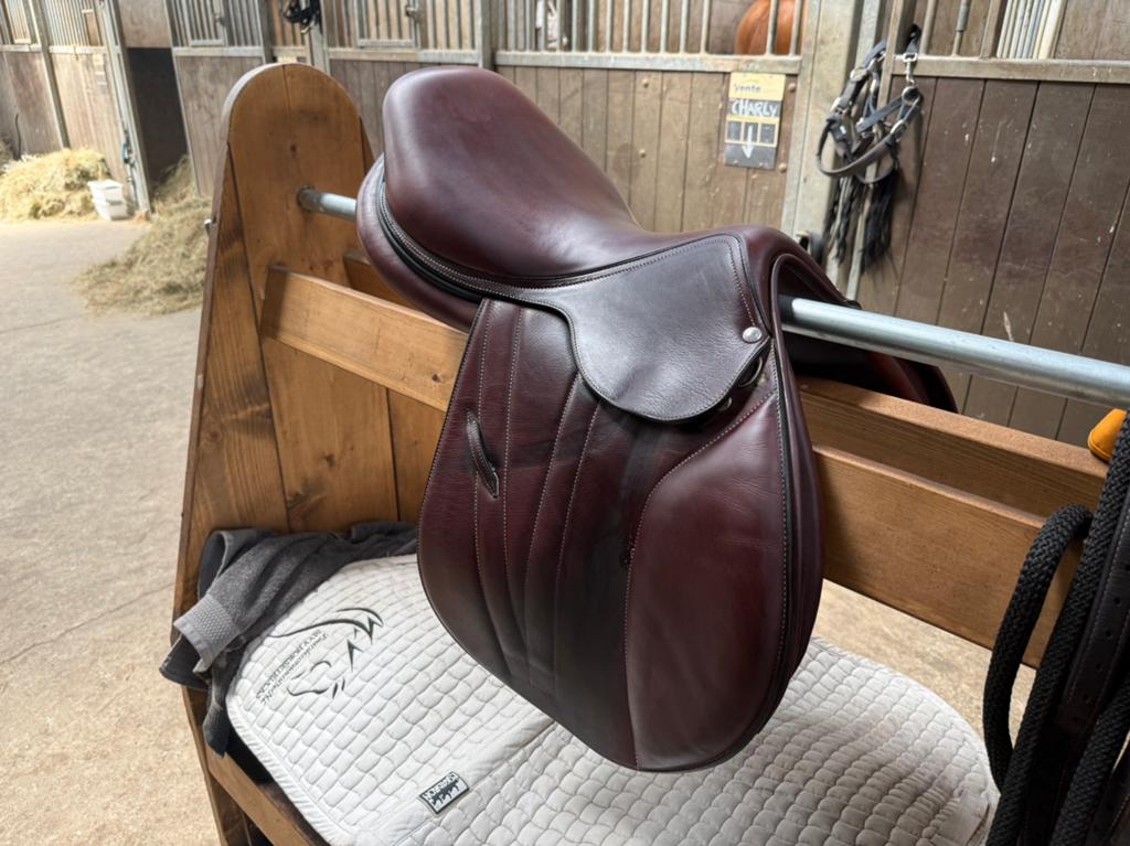 Butet Springzadel 17,5” 2025 Kalfsleder | Nieuwstaat!, Dieren en Toebehoren, Ophalen, Zo goed als nieuw