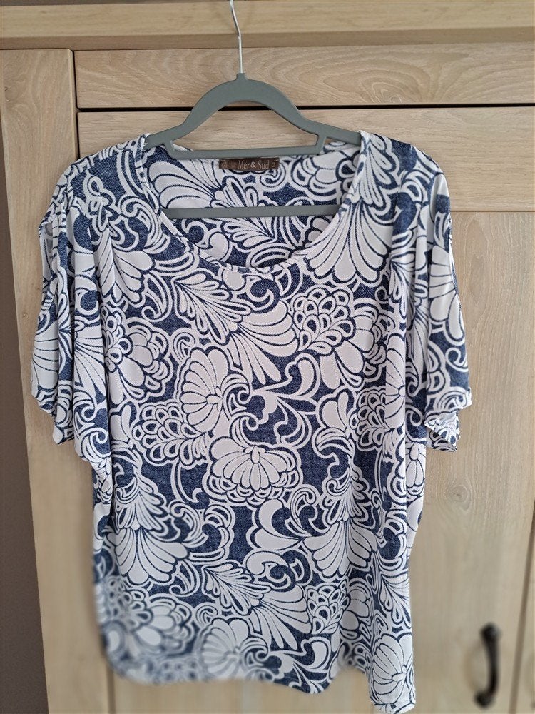 Pull bleu et blanc à manches courtes taille M, Vêtements | Femmes, Taille 38/40 (M), Enlèvement ou Envoi, Comme neuf, Bleu