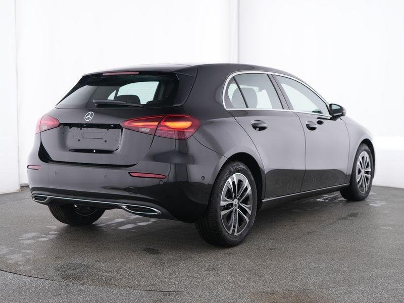 Mercedes-Benz A-Klasse 180 Hatchback Luxury Line | Smartphon, 100 kW, Achat, 1440 kg, Euro 6