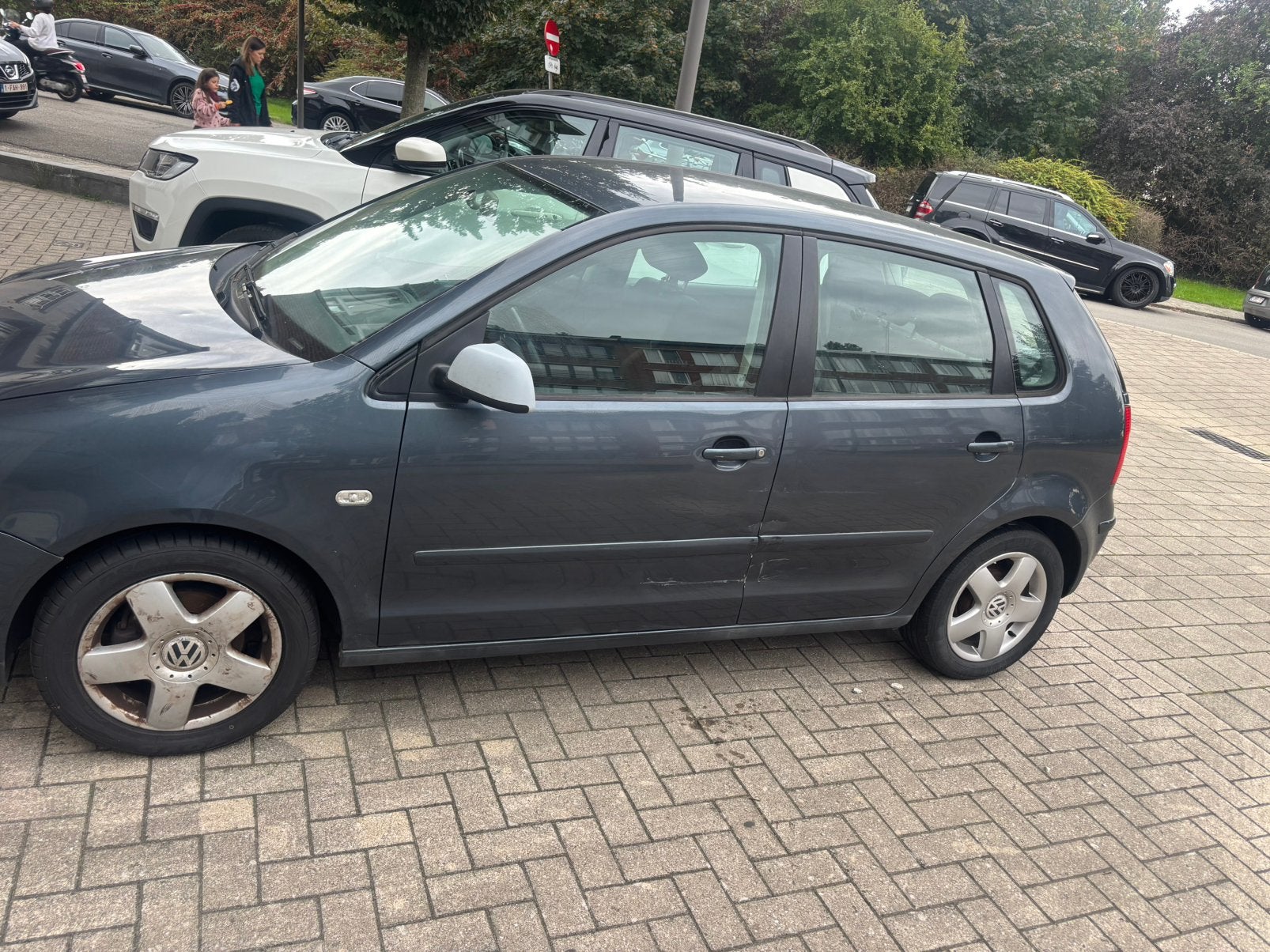 Vw polo 1.2 benzine euro 4  2004, Autos, Achat, Boîte manuelle, Noir, 5 portes