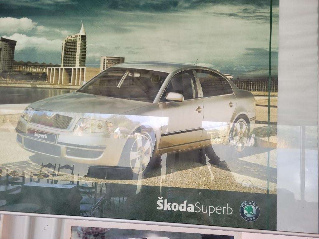 Affiche rare Skoda Superb 2001 Format Concession 60x90, Autres marques, Enlèvement, Utilisé, Divers