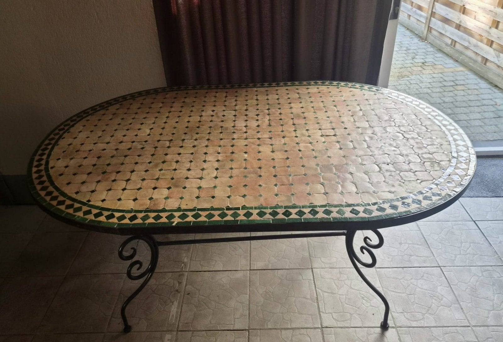 mozaïek tafel, Ophalen