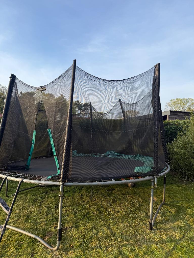 Trampoline gratis af te halen, Enlèvement, Utilisé