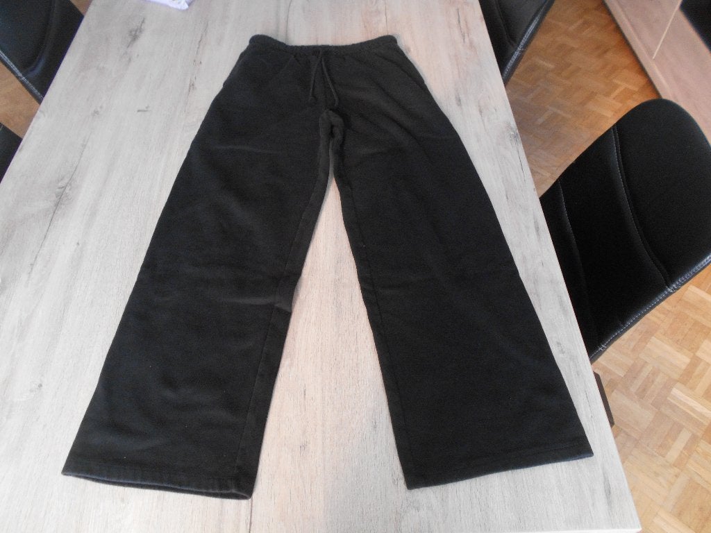 zwart trainings broek maat s h&m, Kleding | Dames, Sportkleding, H&M, Zwart, Ophalen of Verzenden, Zo goed als nieuw