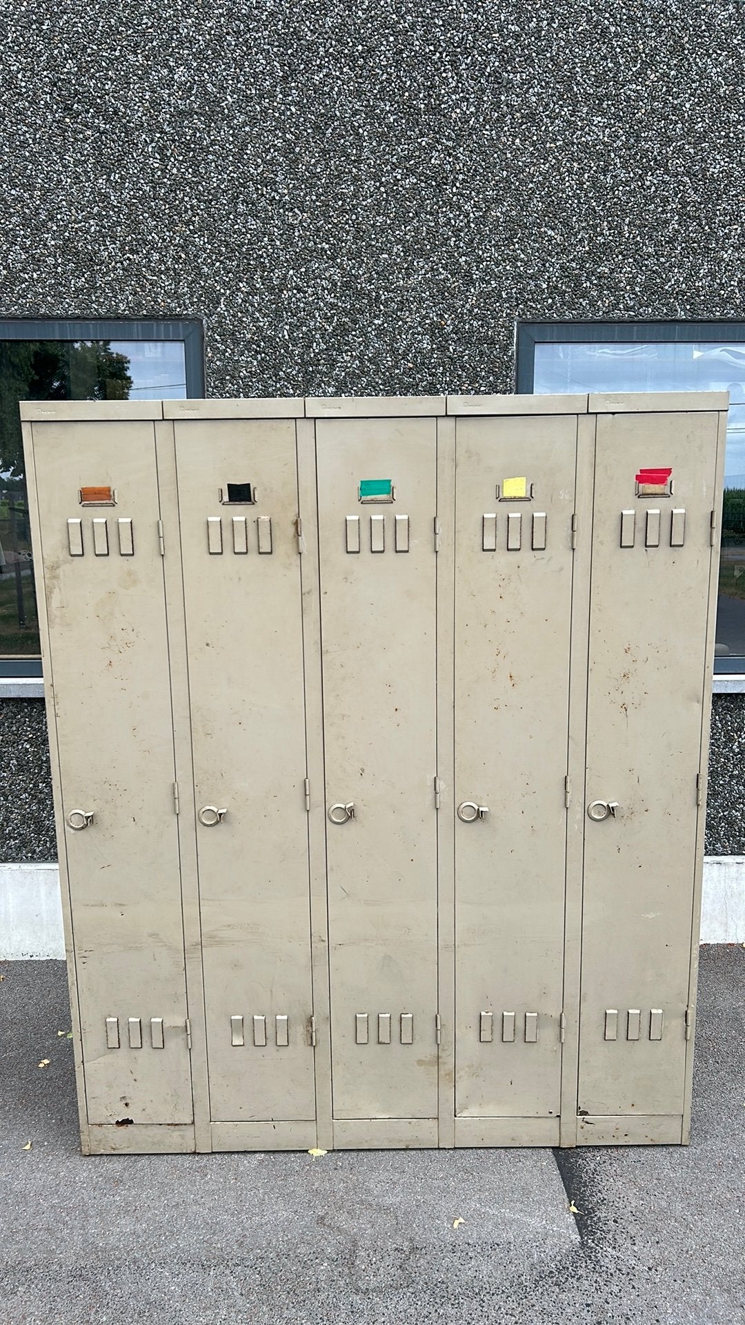 Mewaf locker, Ophalen, Gebruikt