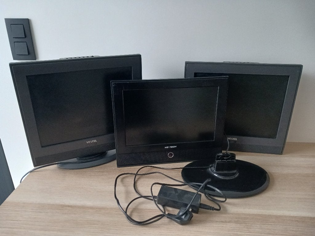Lot de 3 écrans / moniteurs LCD (14" et 15") + télécommande, Informatique & Logiciels, Enlèvement, Comme neuf, HDMI