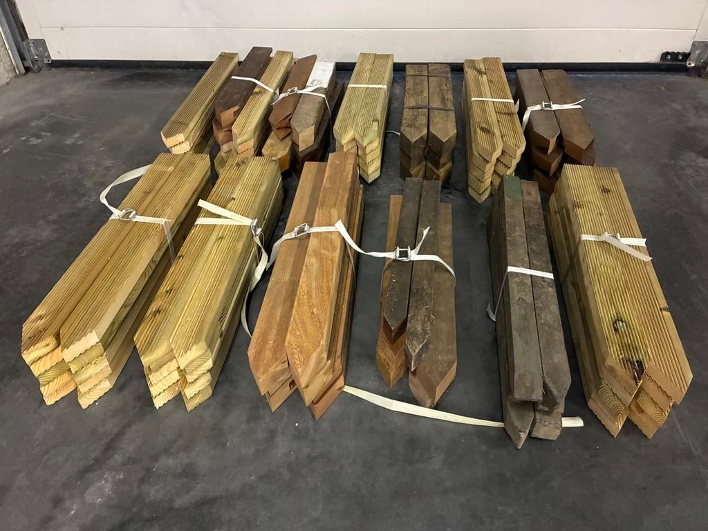 116 Houten piketten, Ophalen