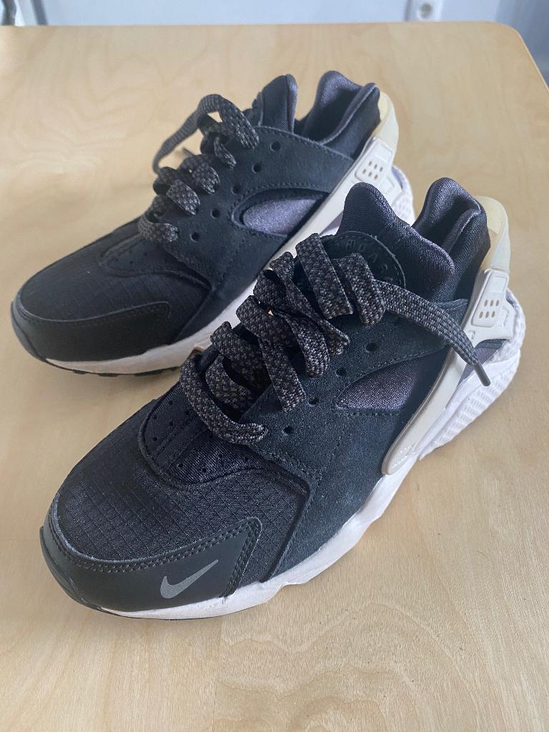 Nike air schoenen maat 36, Kleding | Dames, Schoenen, Zwart, Nike, Ophalen of Verzenden, Sneakers