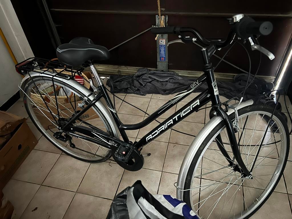 Damesfiets zwart, Fietsen en Brommers, Ophalen, Nieuw