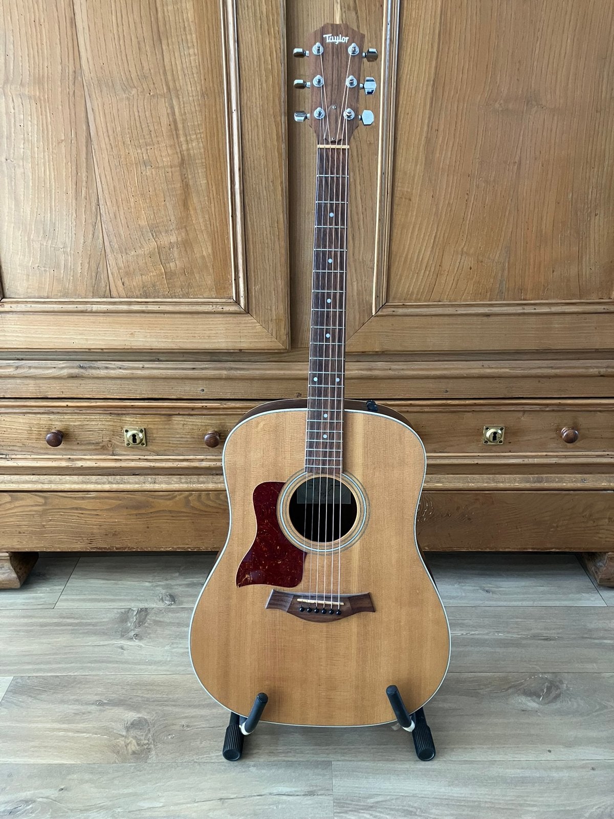 Taylor 110e linkshandige in nieuwstaat Made in USA, Enlèvement ou Envoi, Comme neuf, Guitare Western ou Guitare Folk, Avec capteur (piezo)