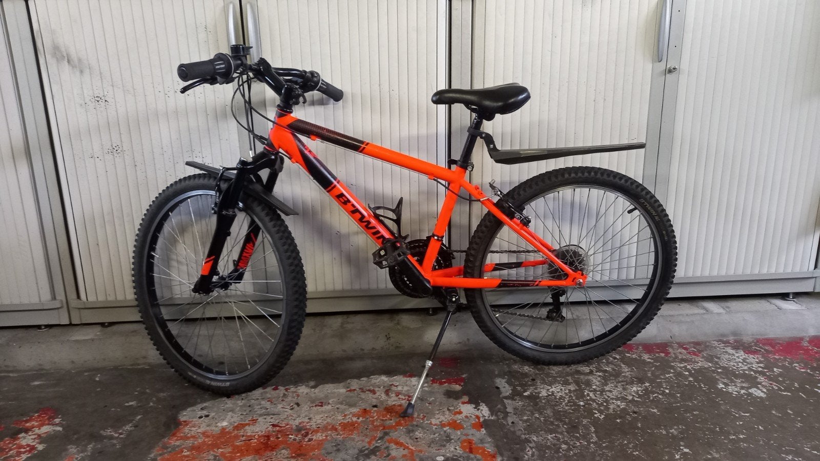 Beou vélo enfant 24pouces (comme neuf très peu utilisé 21vi)